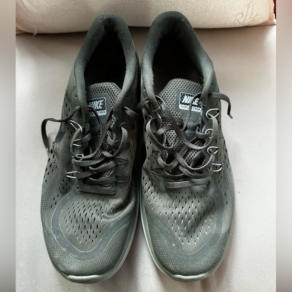 Army Green Nike Running Shoes
